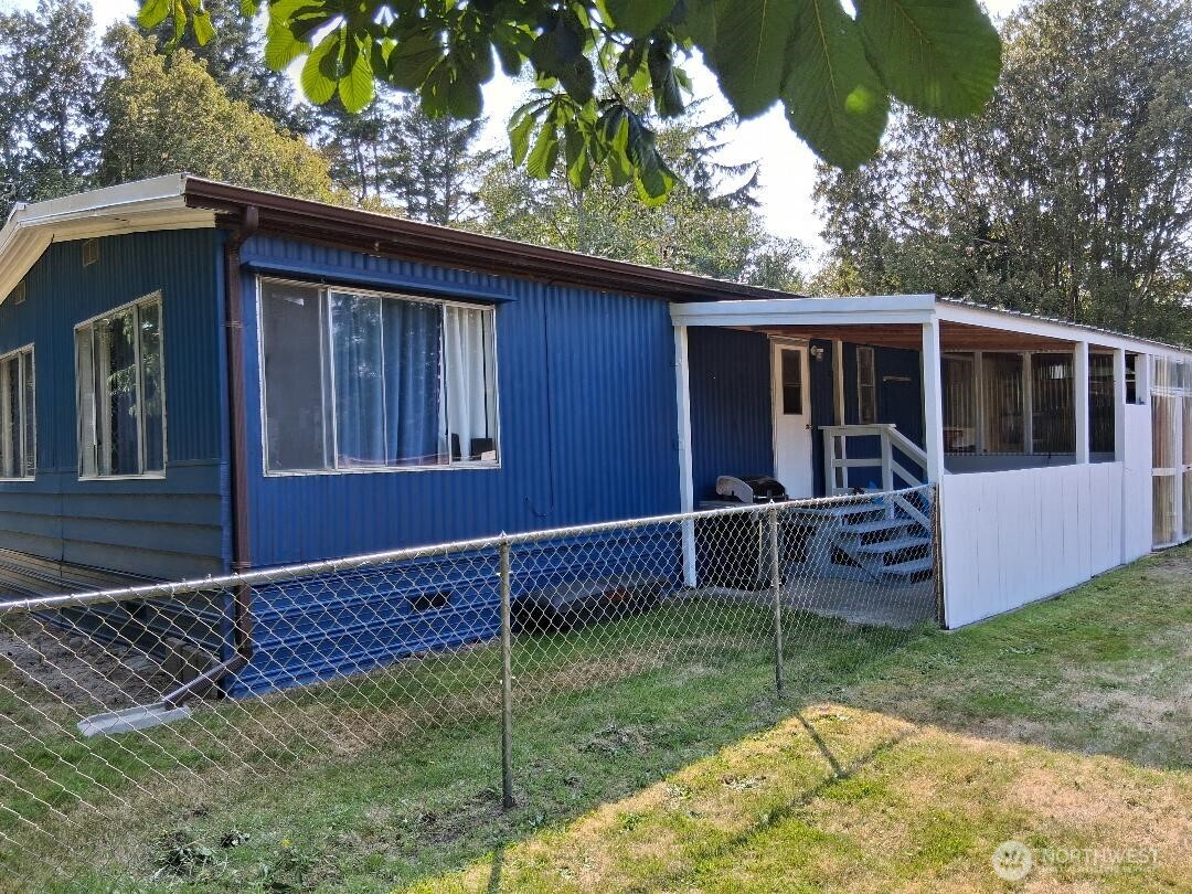 1411 297th Lane Property Photo 4