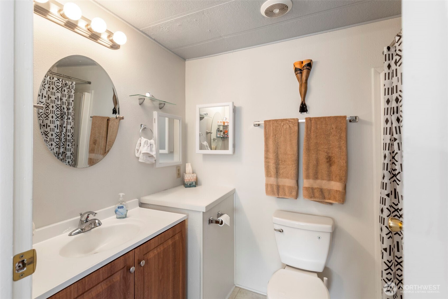 111 Alder Drive Property Photo 21