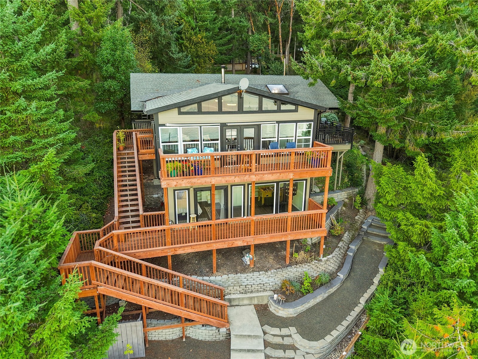 170 E Camus Drive Property Photo 1