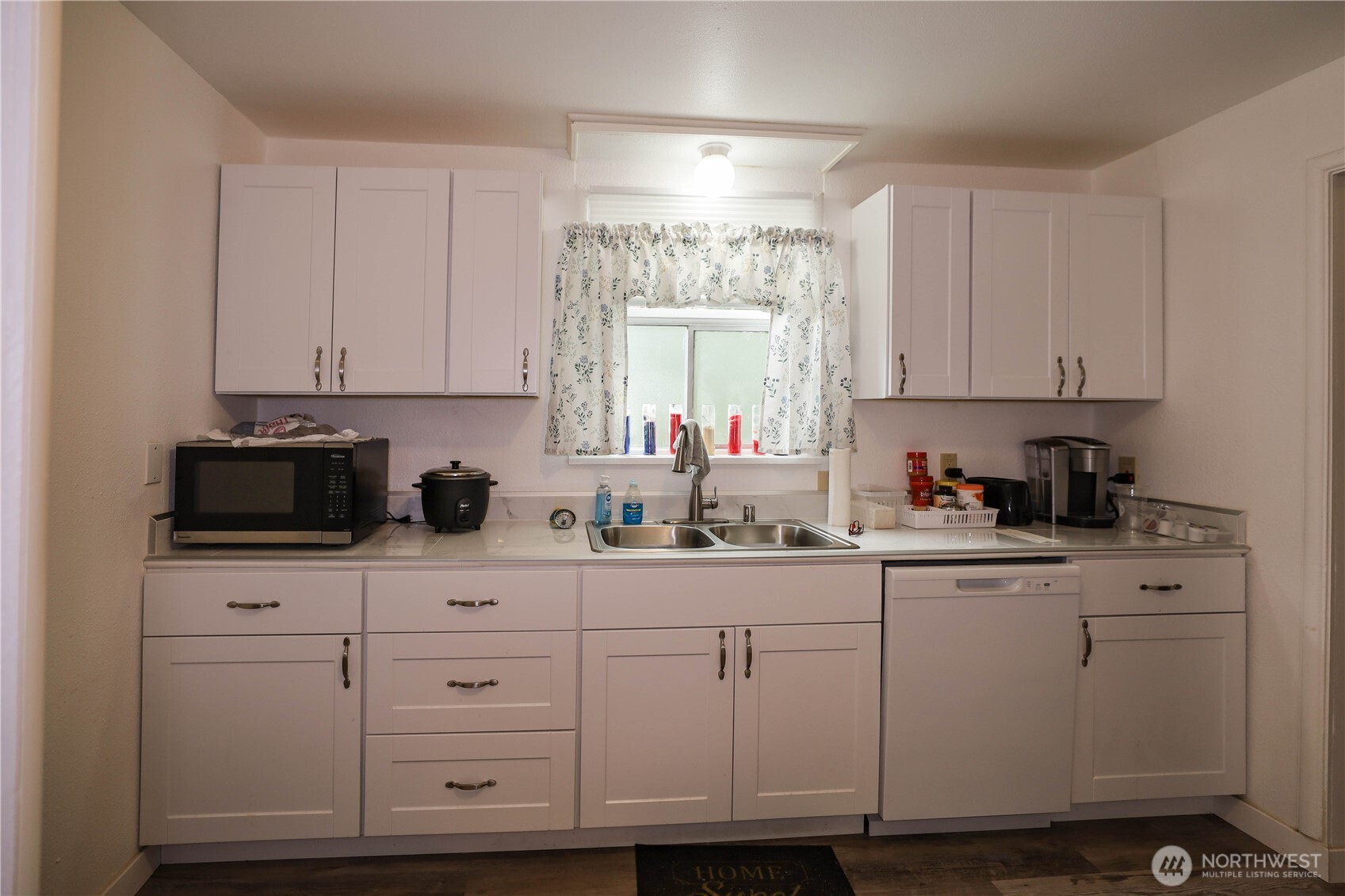 2735 Wishkah Road Property Photo 11