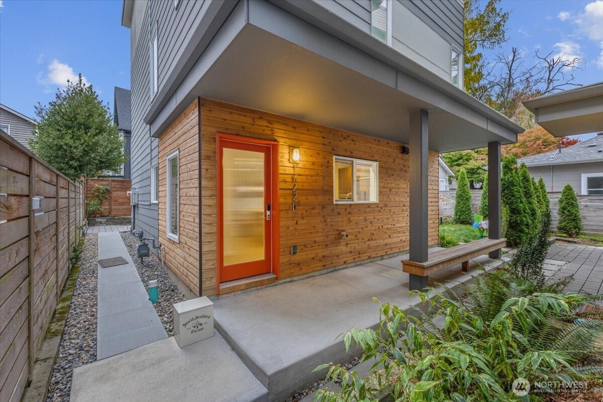 1722 NW 60th Street Property Photo 1