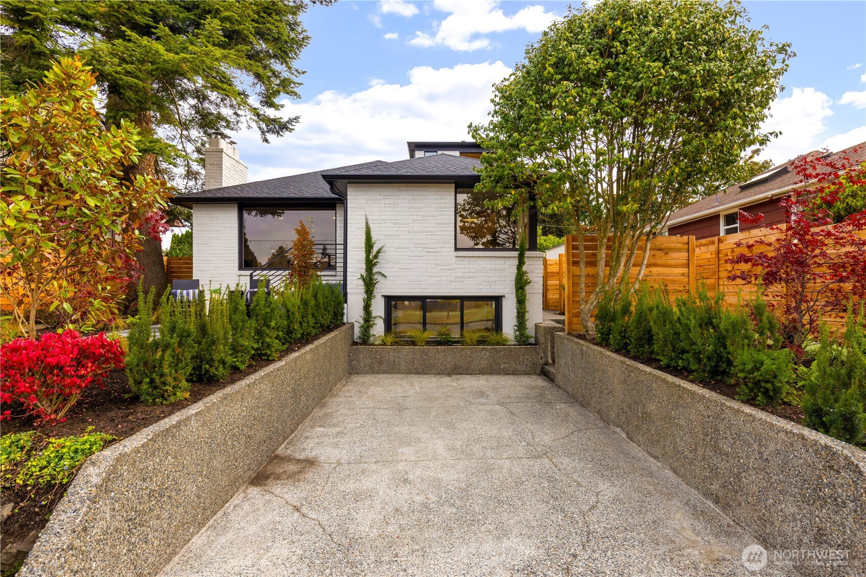 5946 39th Avenue Property Photo 3