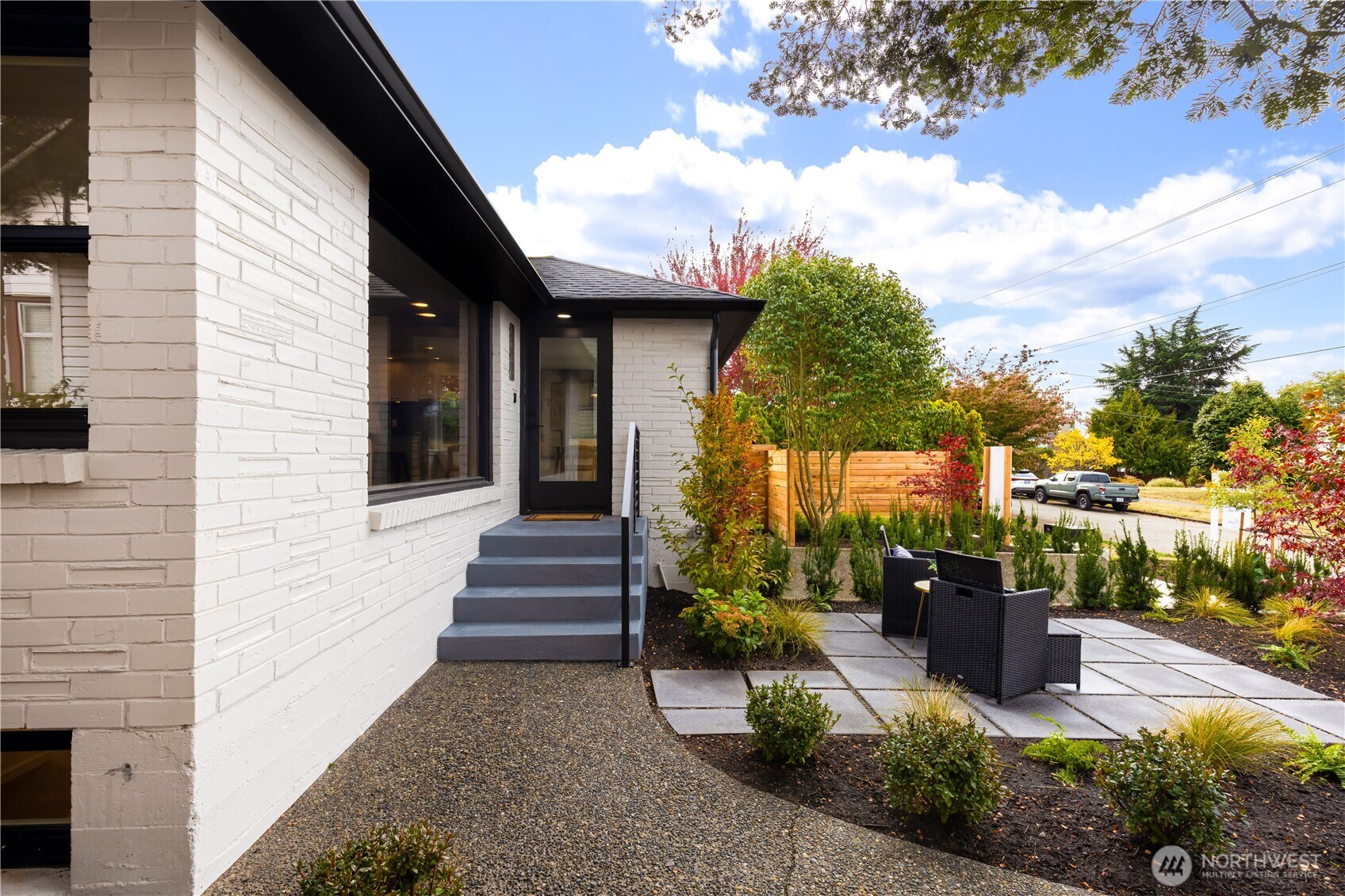 5946 39th Avenue Property Photo 5