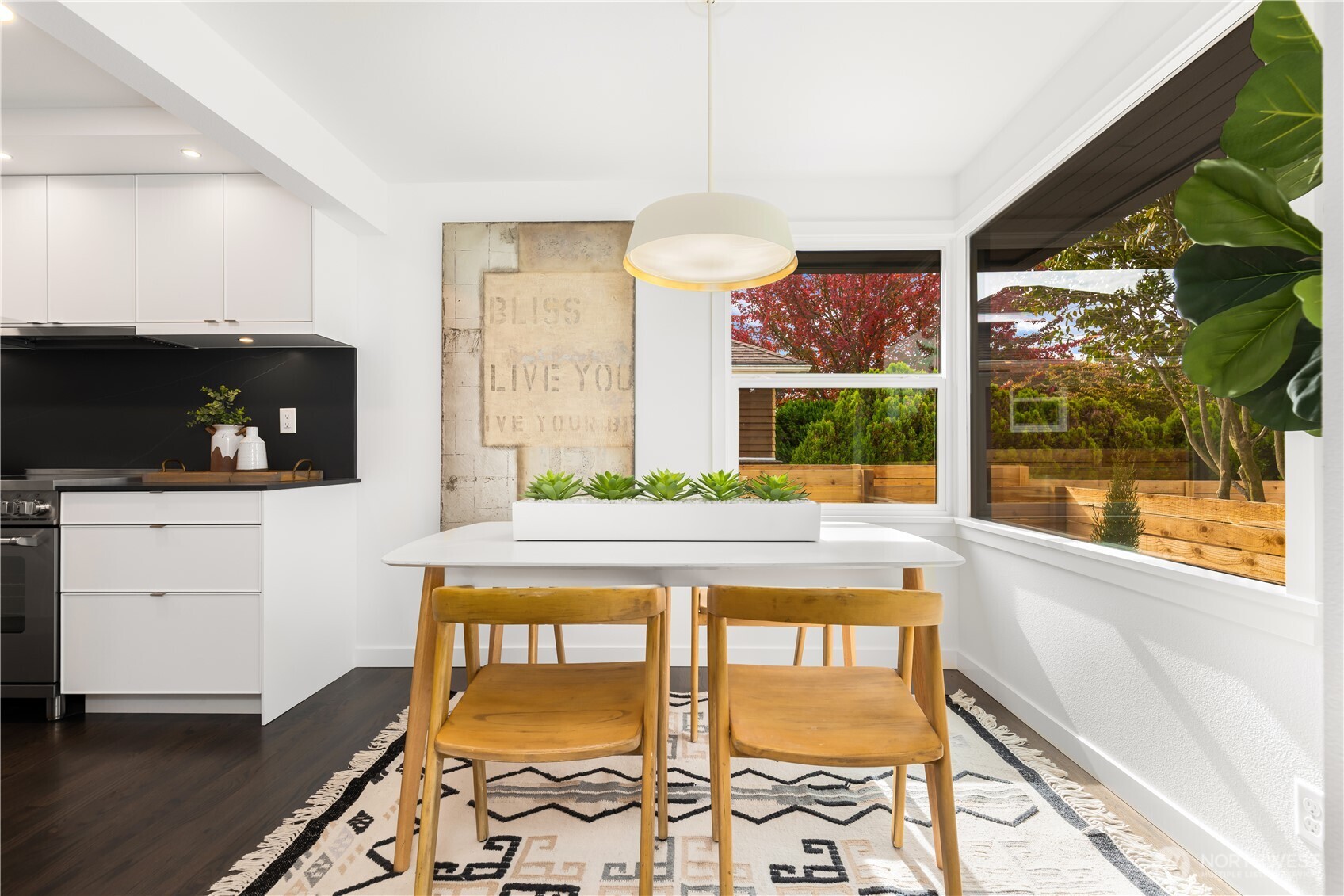 5946 39th Avenue Property Photo 8