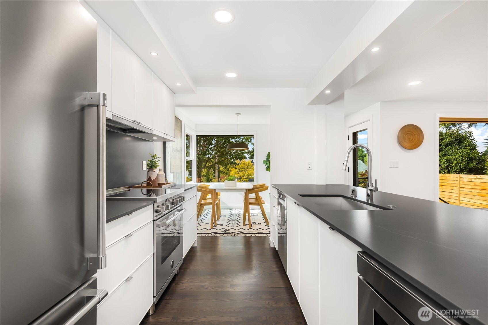 5946 39th Avenue Property Photo 11