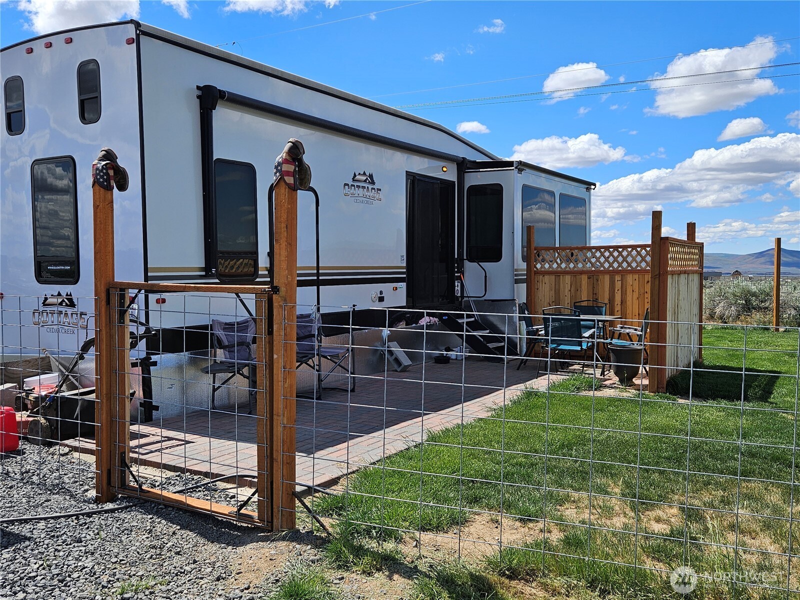 5365 W Coyote Trail Property Photo 4