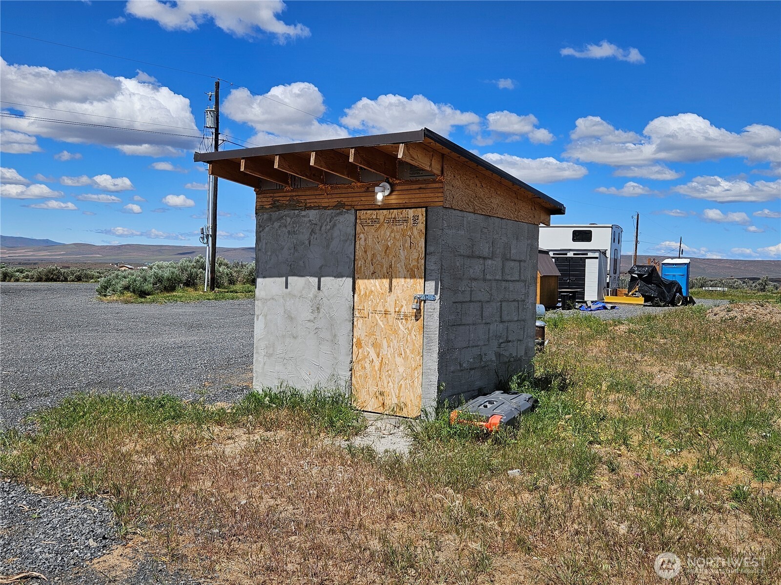 5365 W Coyote Trail Property Photo 8