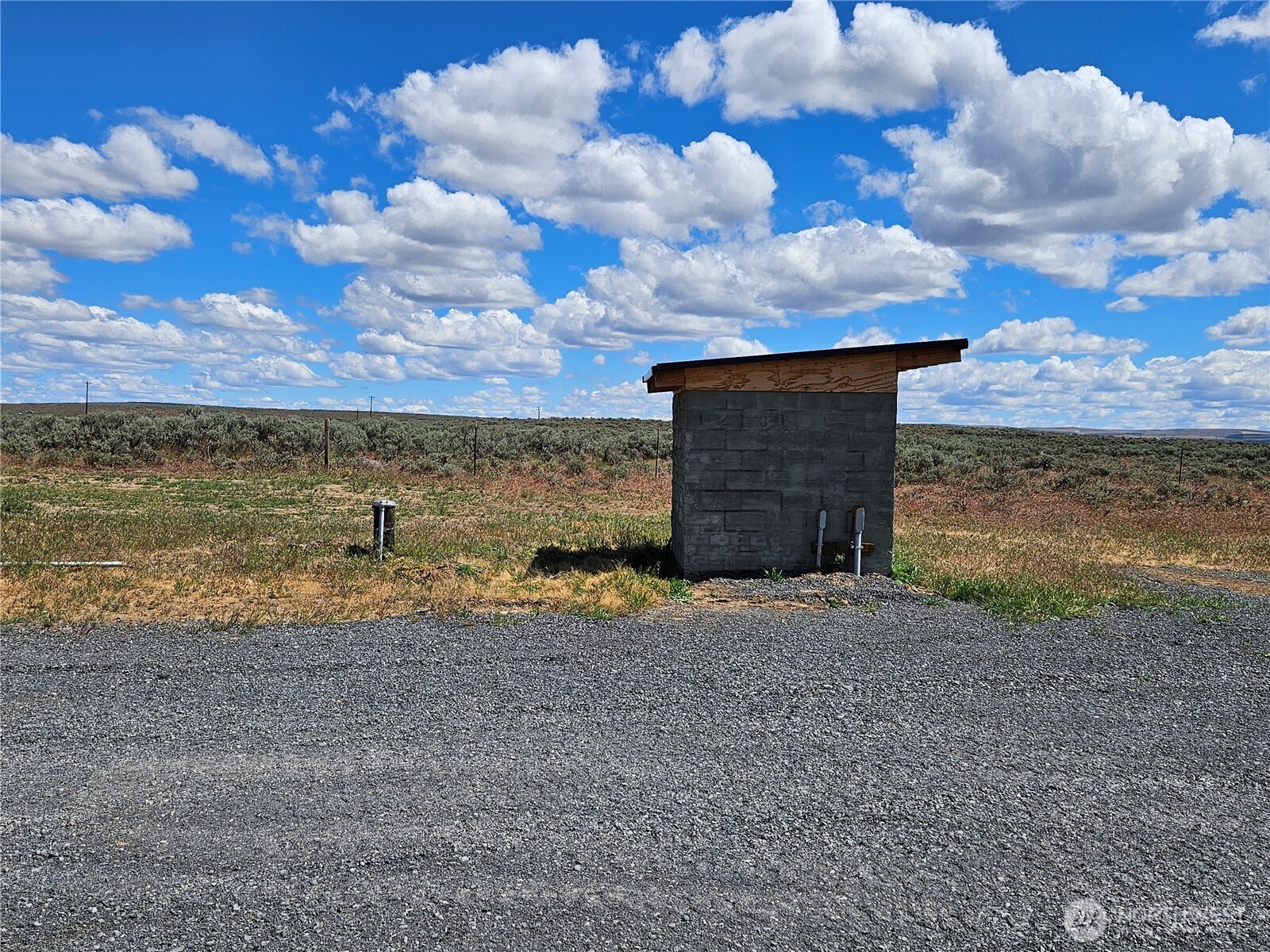 5365 W Coyote Trail Property Photo 9