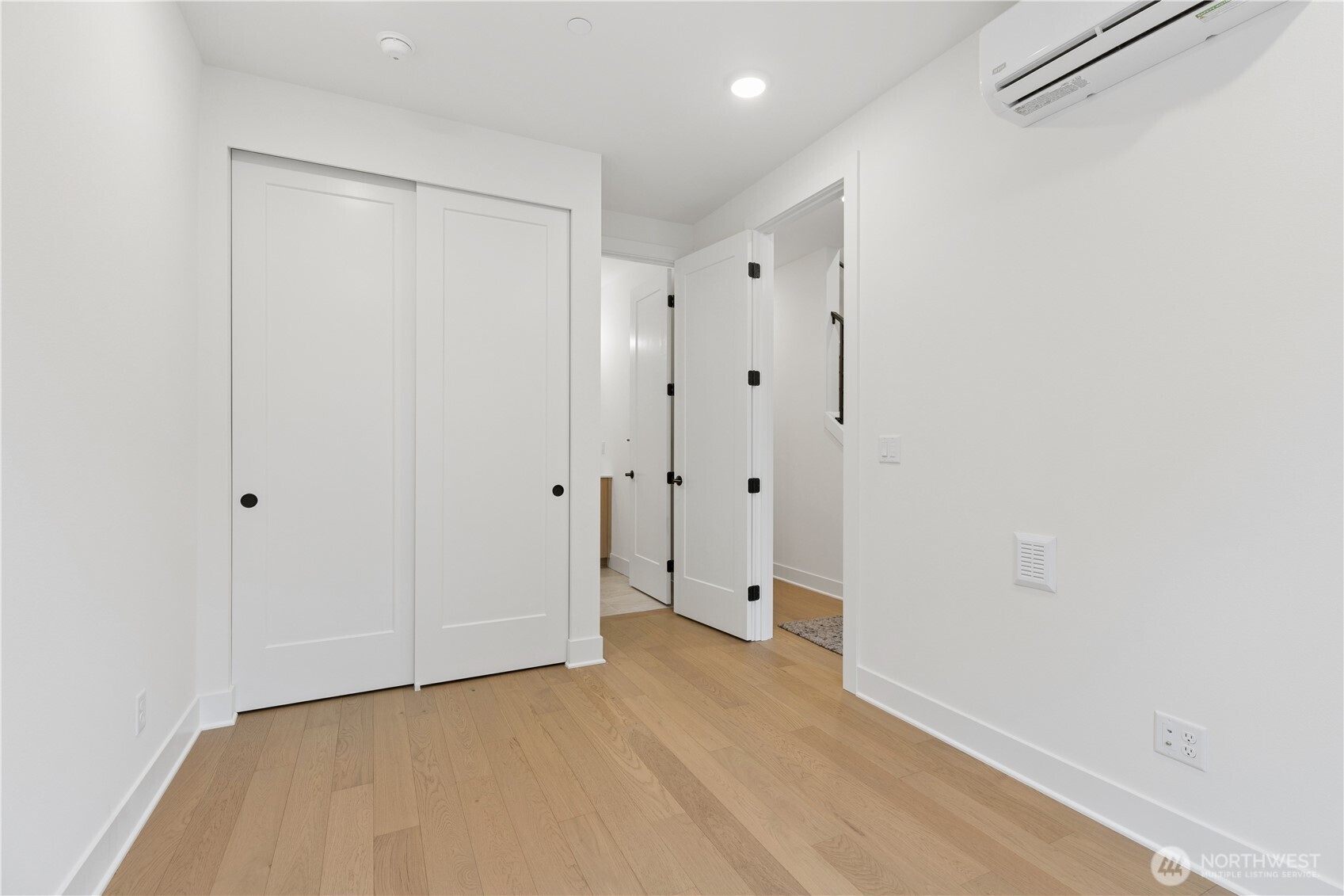 12207 137th Place 2602 Property Photo 7
