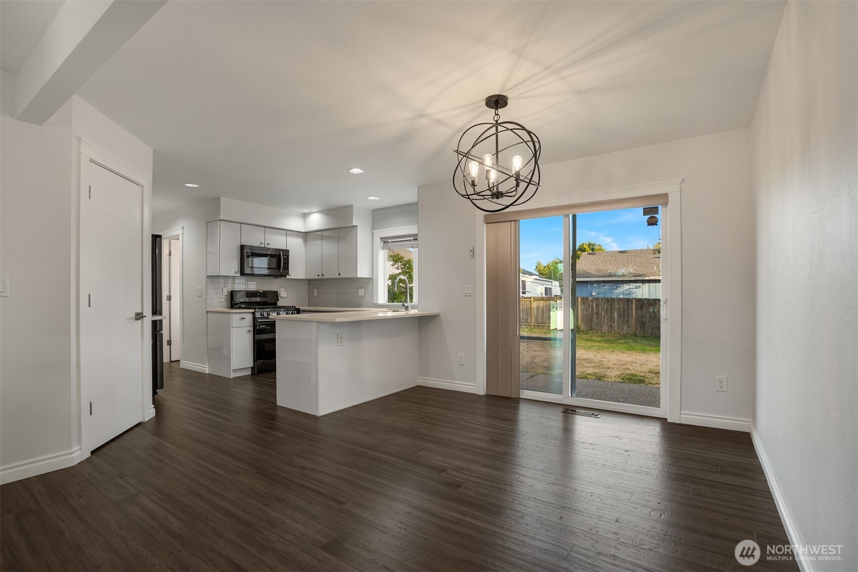 5418 31st Street Property Photo 4