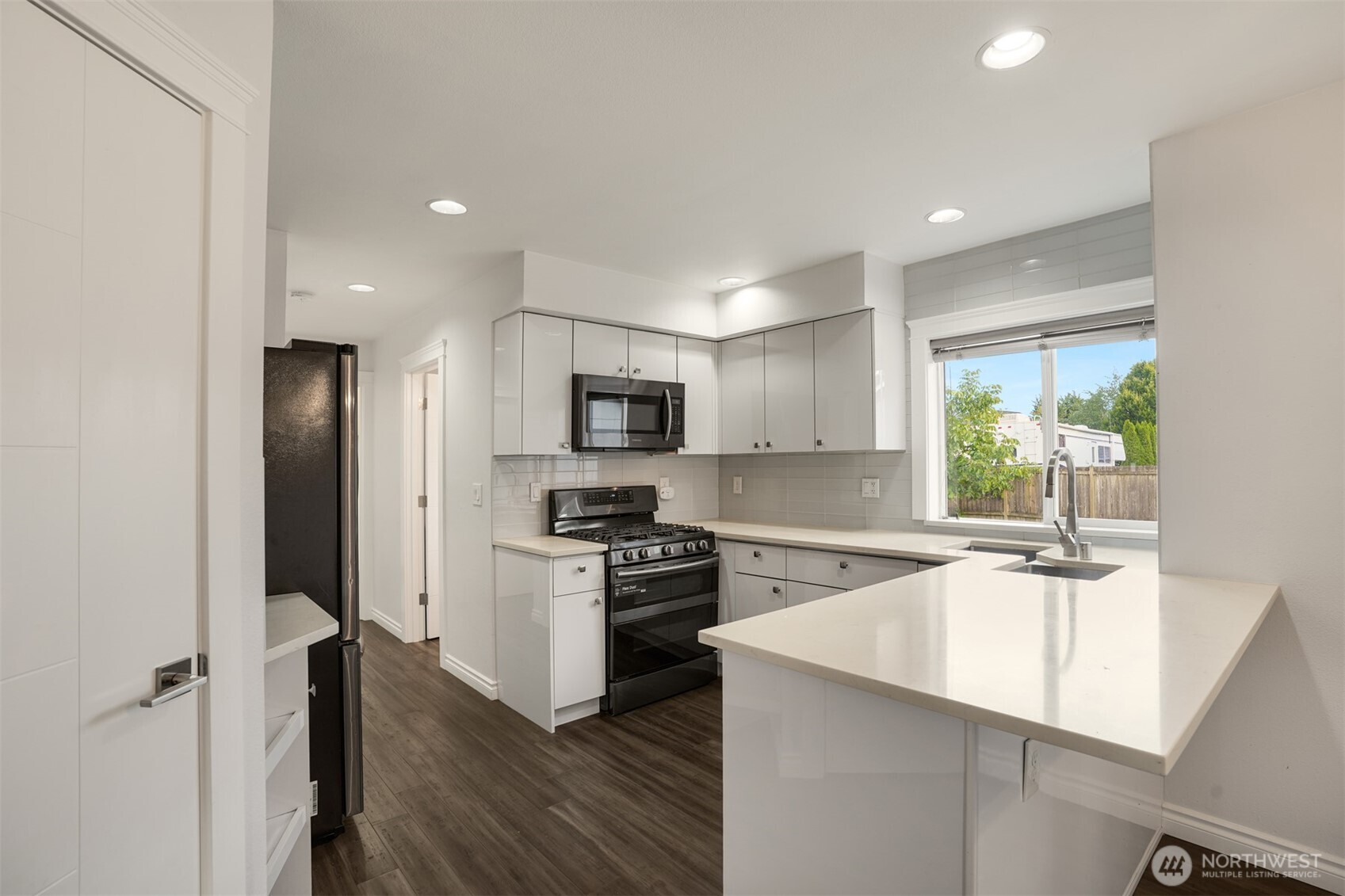 5418 31st Street Property Photo 5