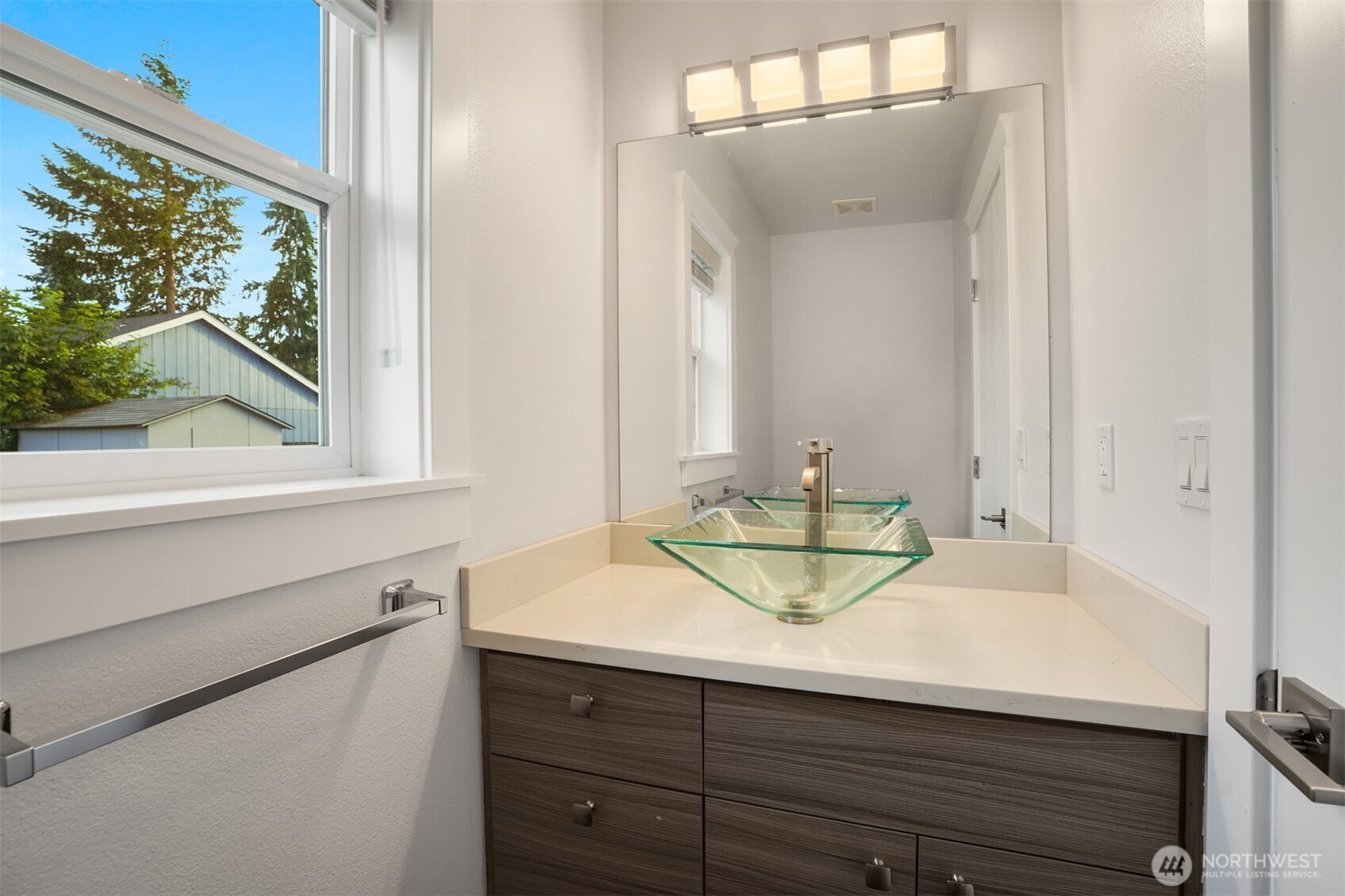 5418 31st Street Property Photo 9