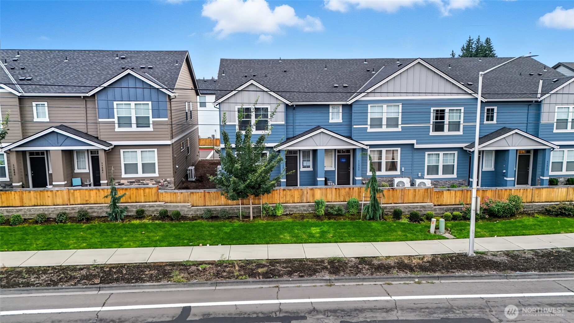 11529 Ne 28th Street Property Photo 1