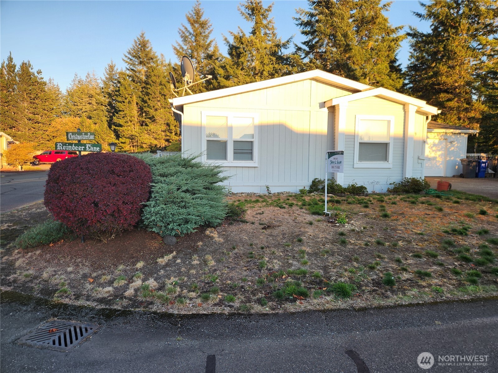 19 Christmas Tree Lane Property Photo 2