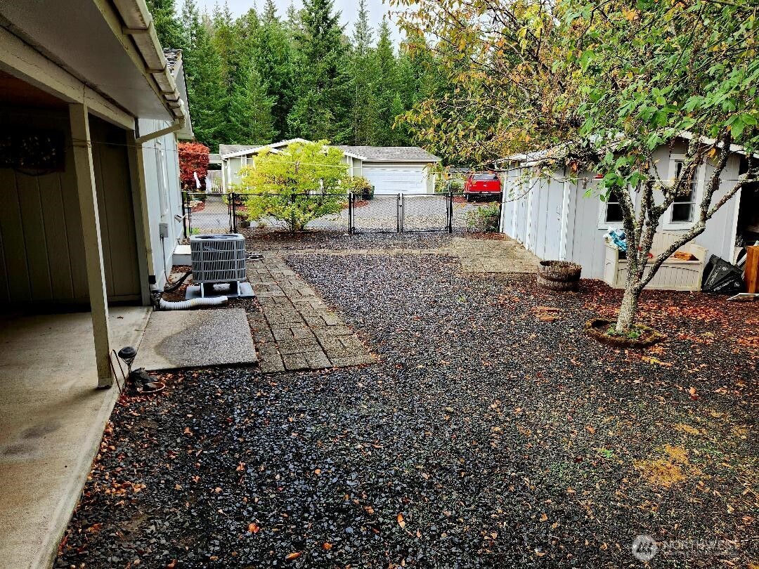 19 Christmas Tree Lane Property Photo 25