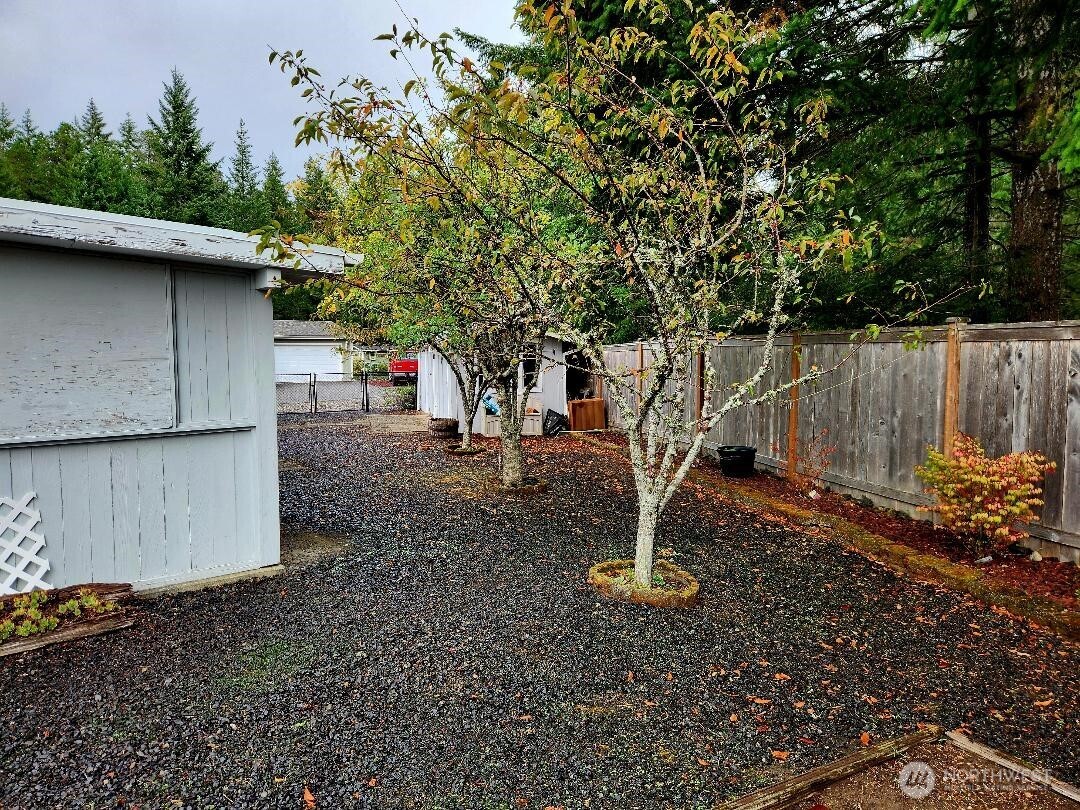 19 Christmas Tree Lane Property Photo 28