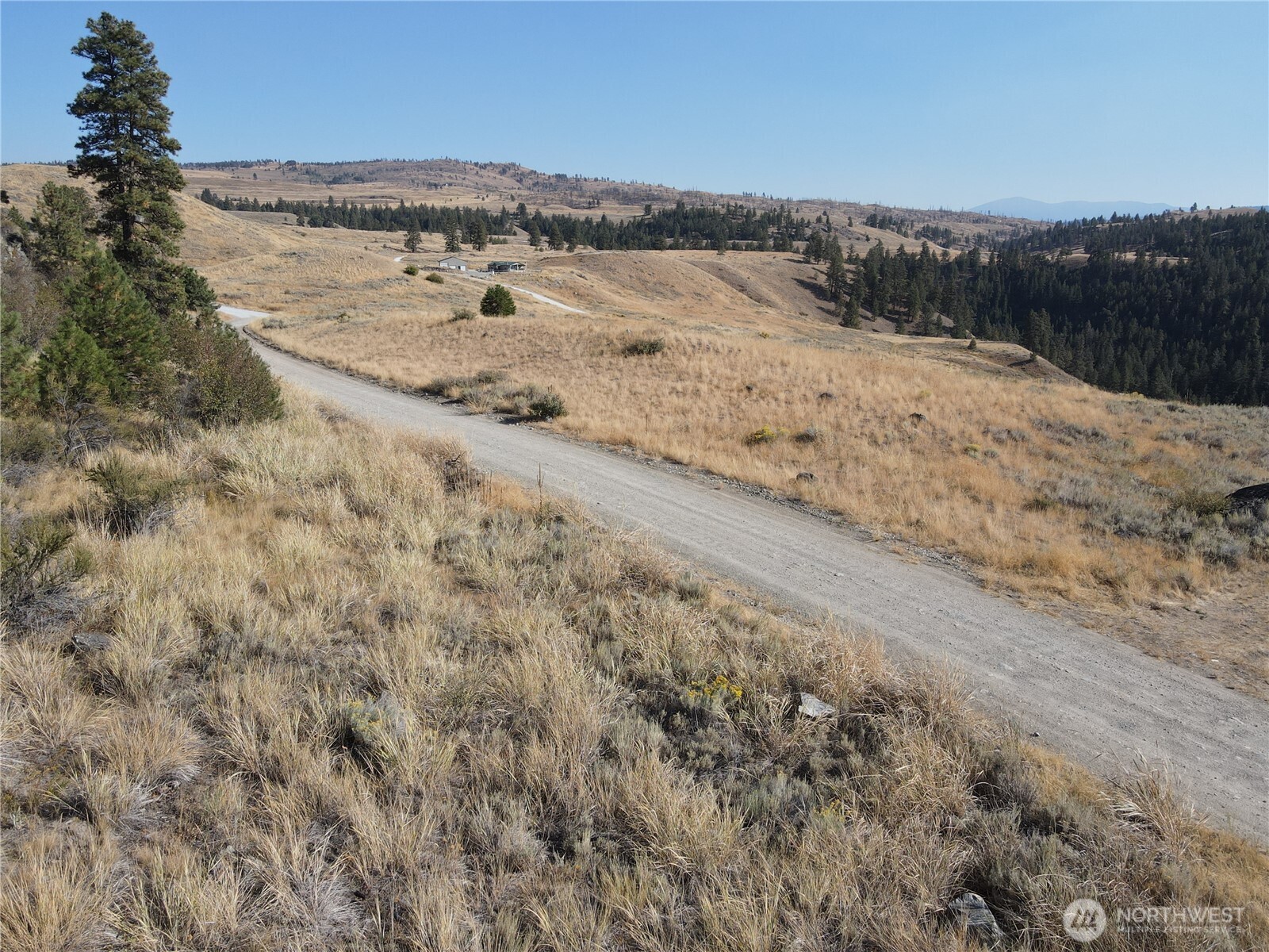 19 Meadowlark Road Property Photo 8