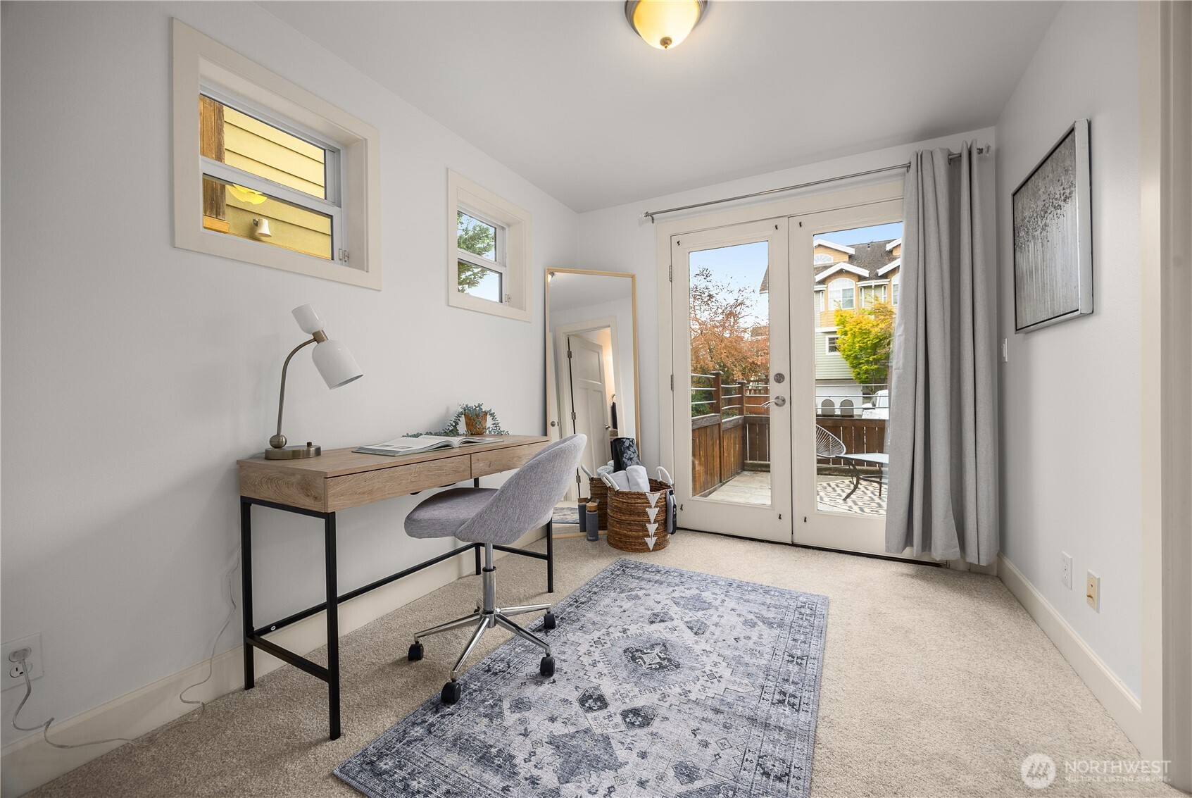 2120 W Ruffner Street Property Photo 3