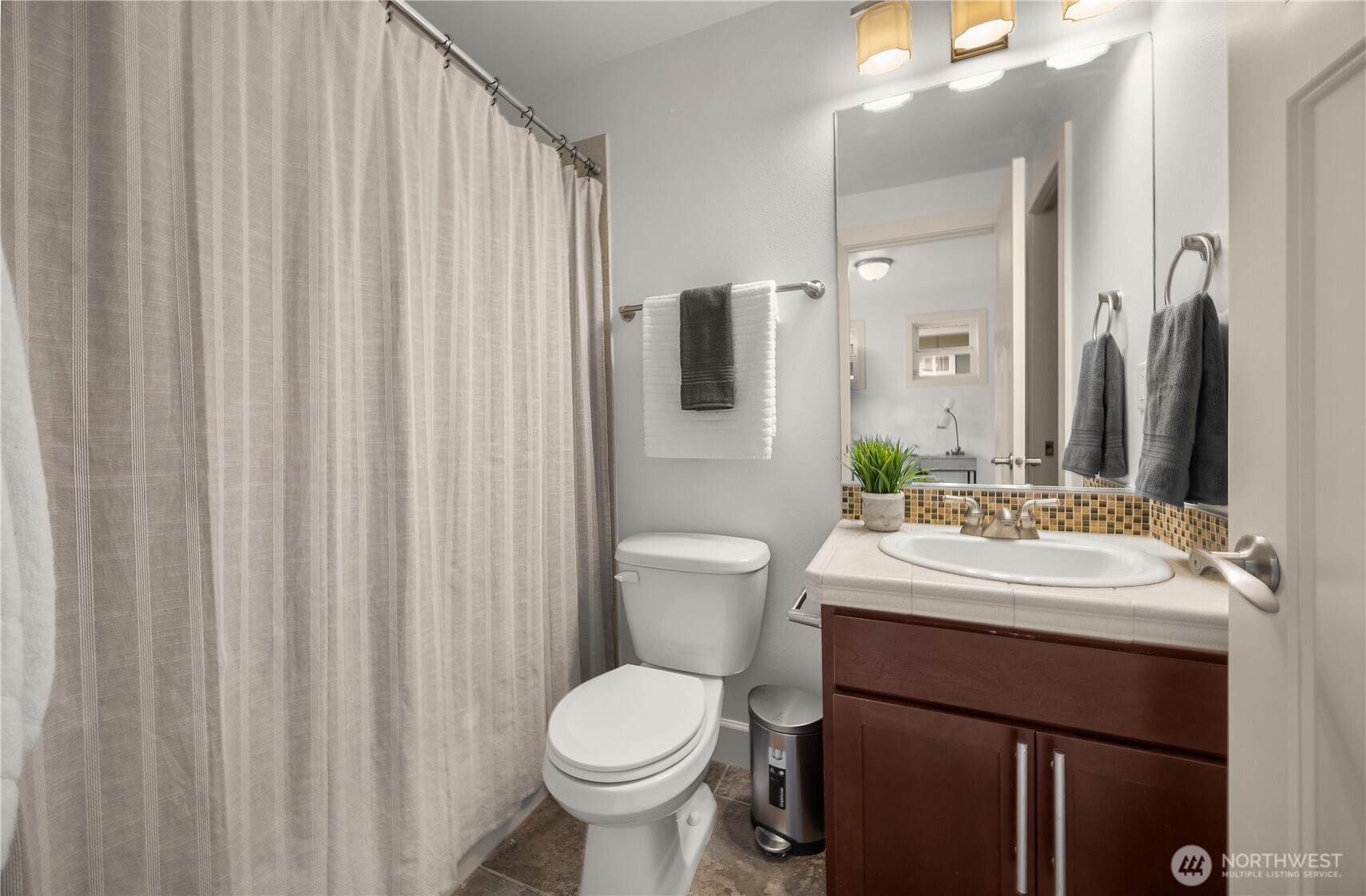 2120 W Ruffner Street Property Photo 5