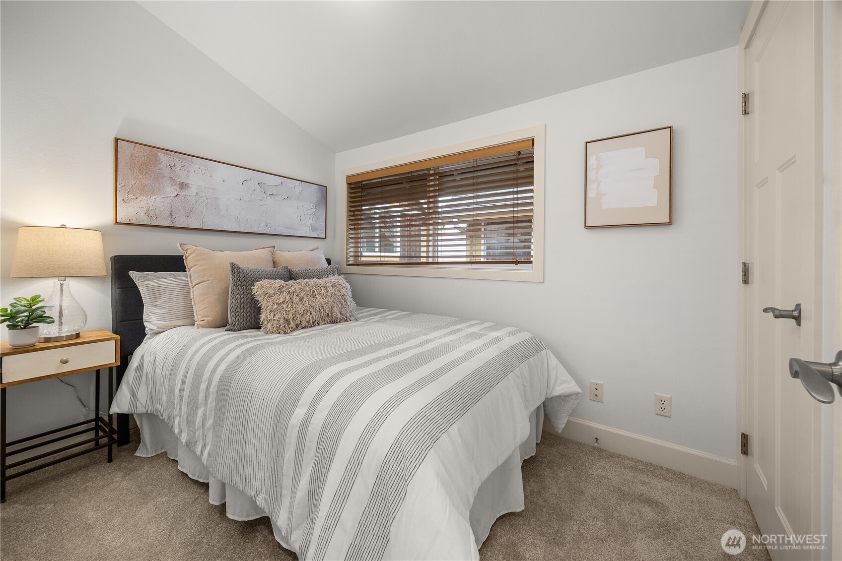 2120 W Ruffner Street Property Photo 16