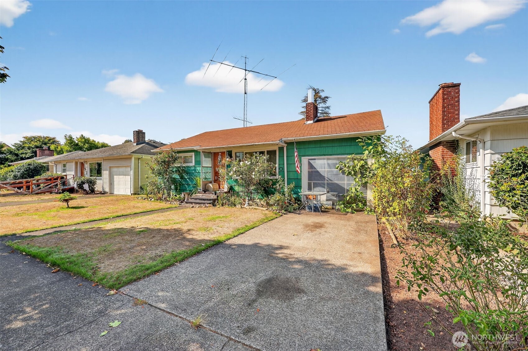1717 10th Avenue Property Photo 2