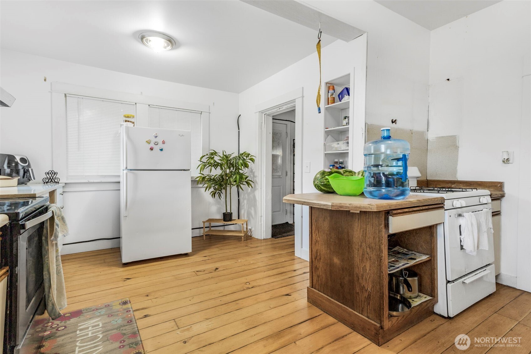 6037 Old Guide Road Property Photo 4