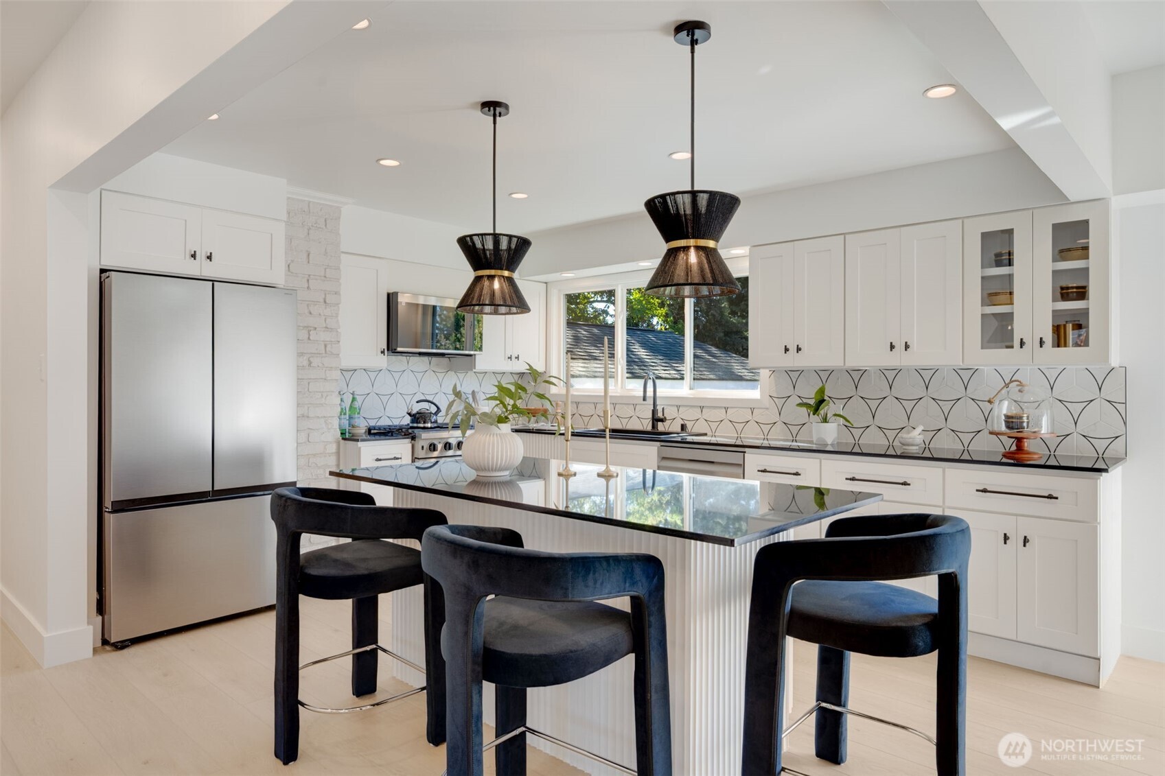 4205 5th Avenue Property Photo 4