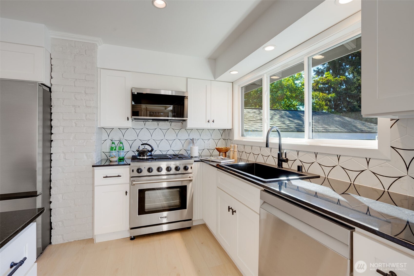 4205 5th Avenue Property Photo 8