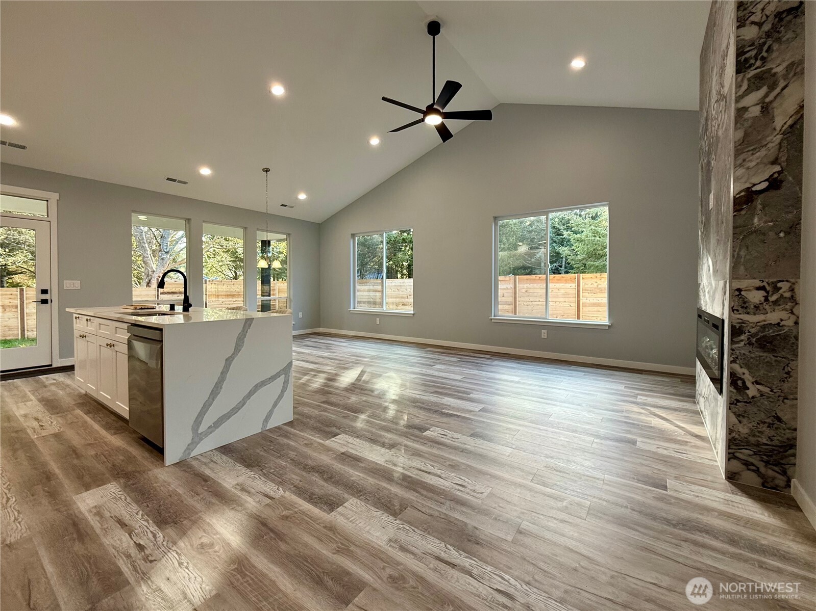 716 Island Circle Property Photo 15