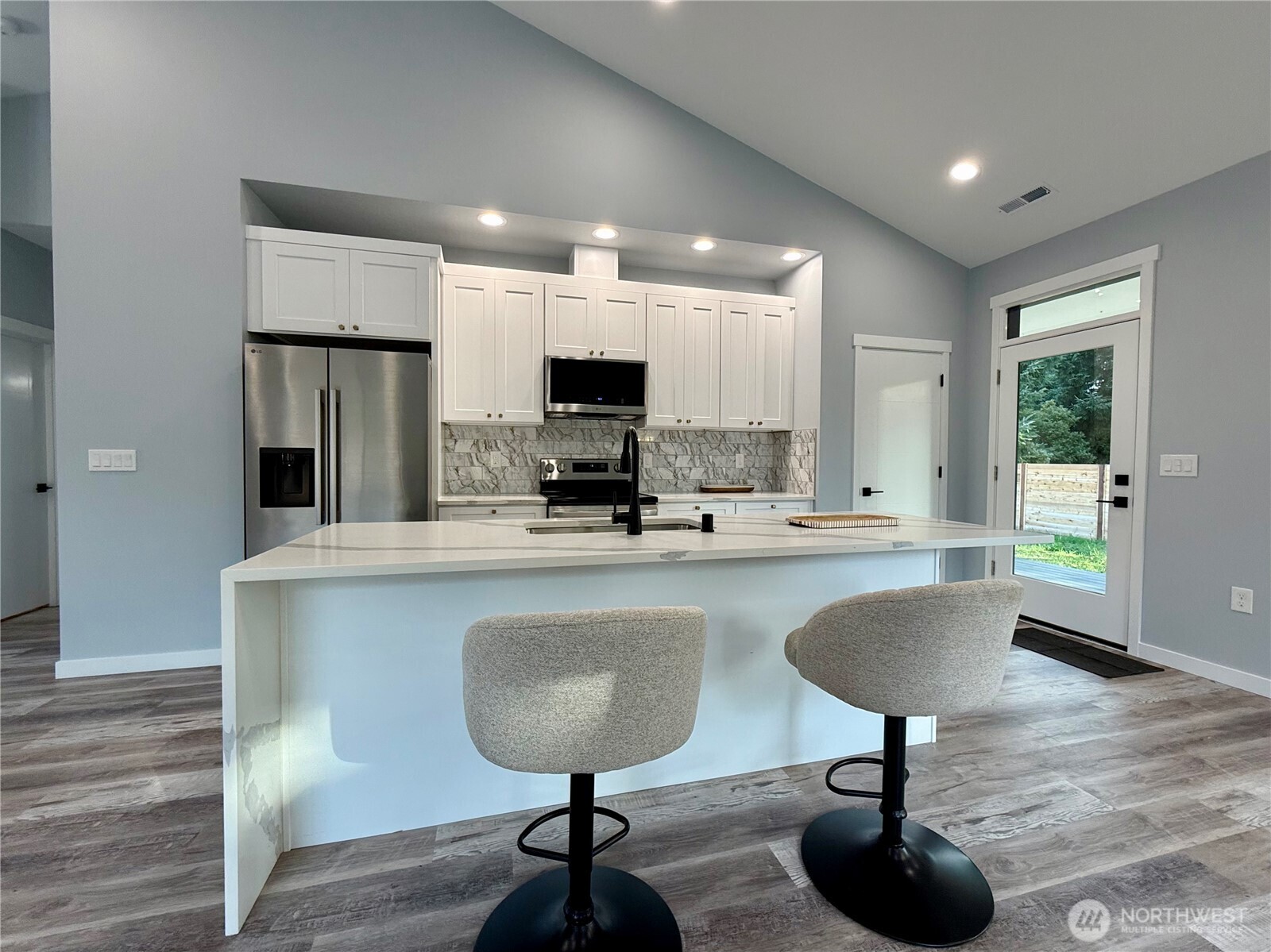 716 Island Circle Property Photo 20