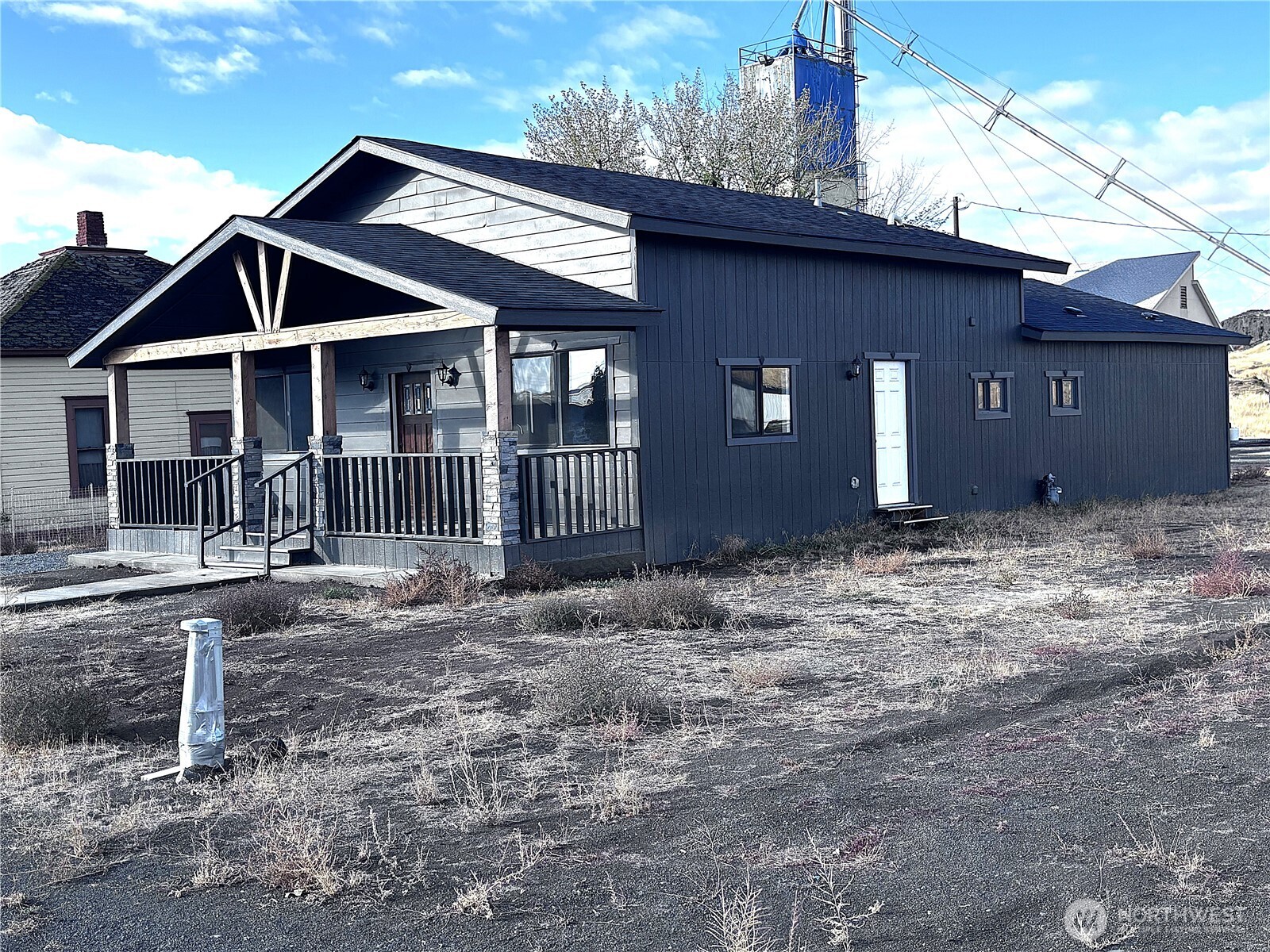 207 N Birch St Property Photo 1