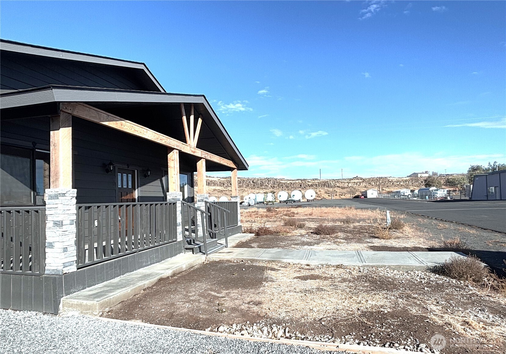 207 N Birch St Property Photo 4