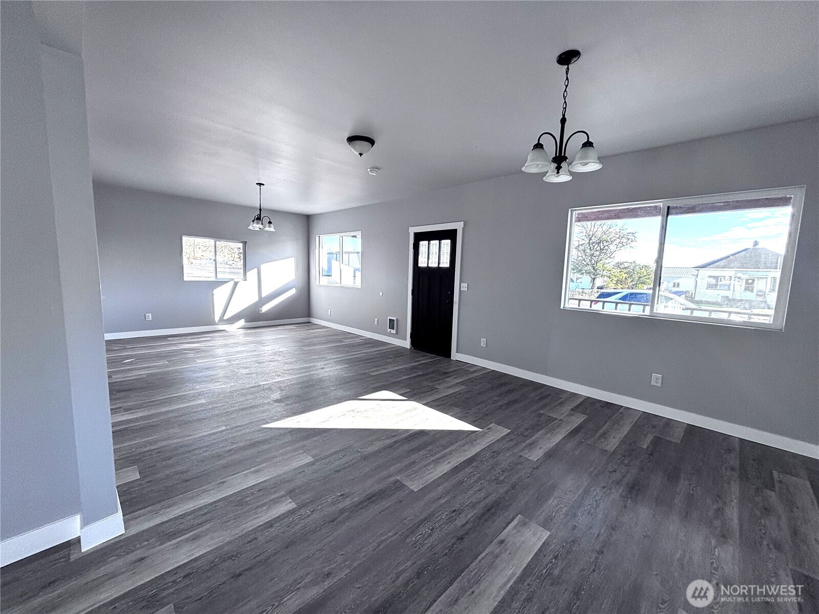 207 N Birch St Property Photo 13