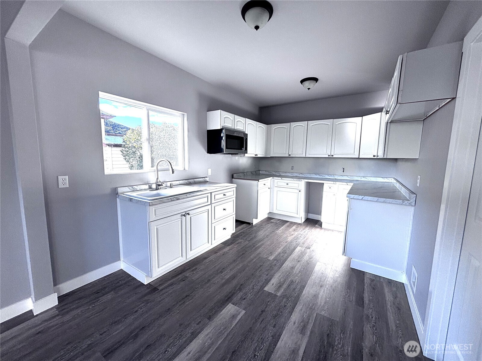 207 N Birch St Property Photo 16