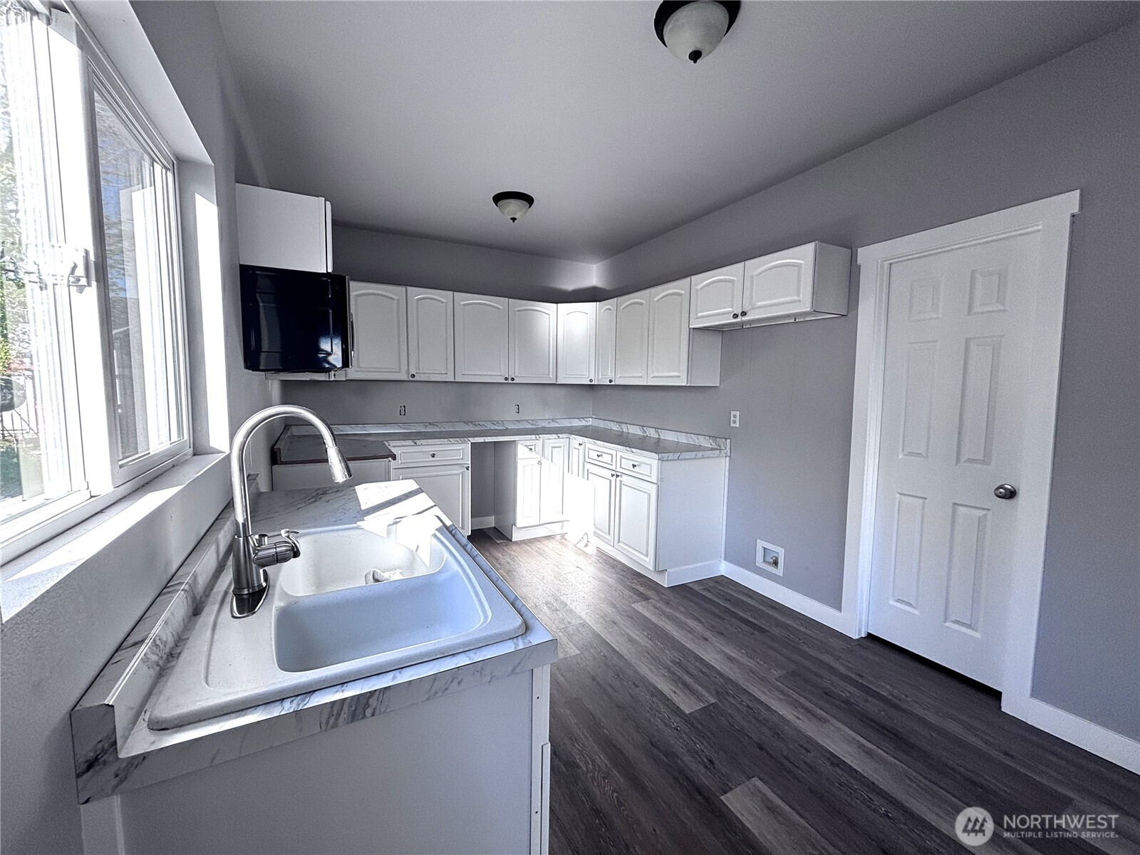 207 N Birch St Property Photo 21