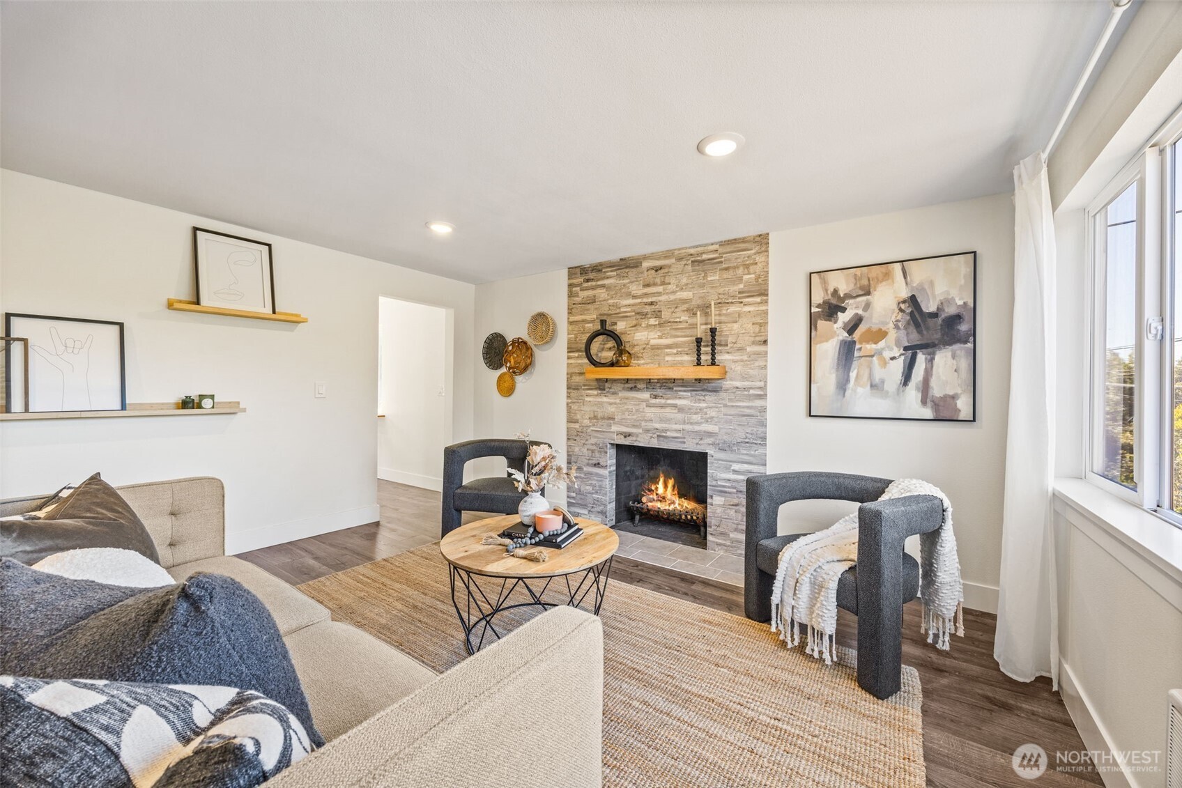 5026 48th Avenue Property Photo 2