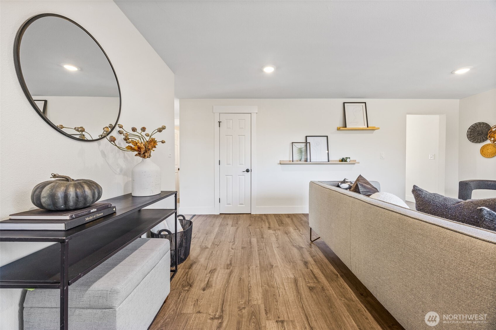 5026 48th Avenue Property Photo 4