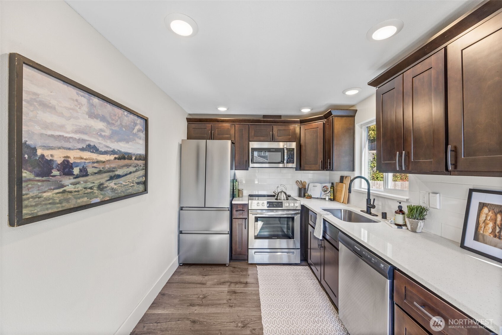 5026 48th Avenue Property Photo 5