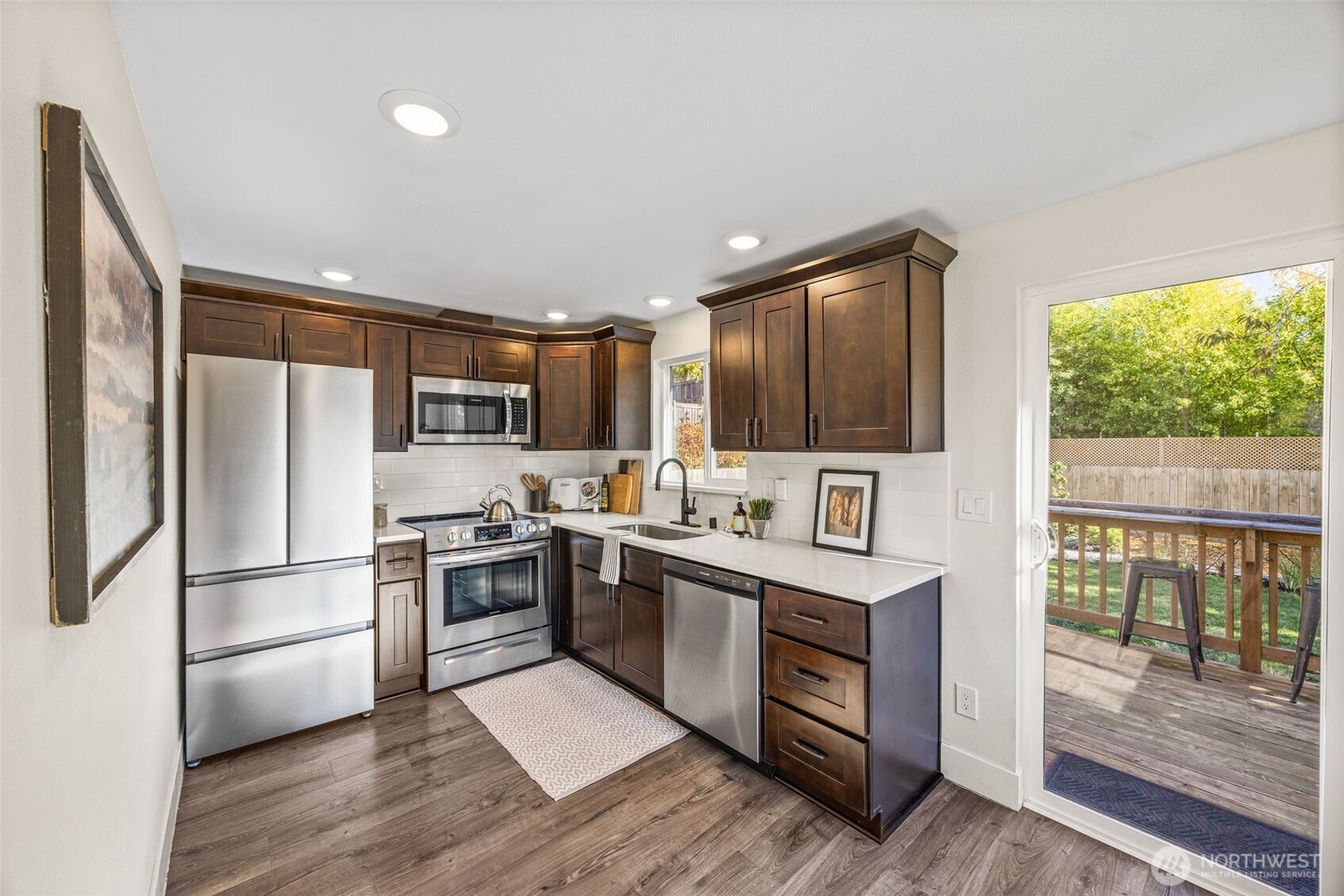 5026 48th Avenue Property Photo 7