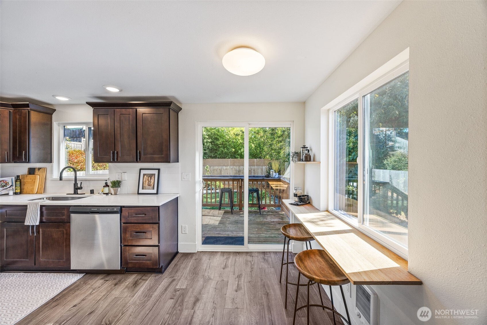 5026 48th Avenue Property Photo 8