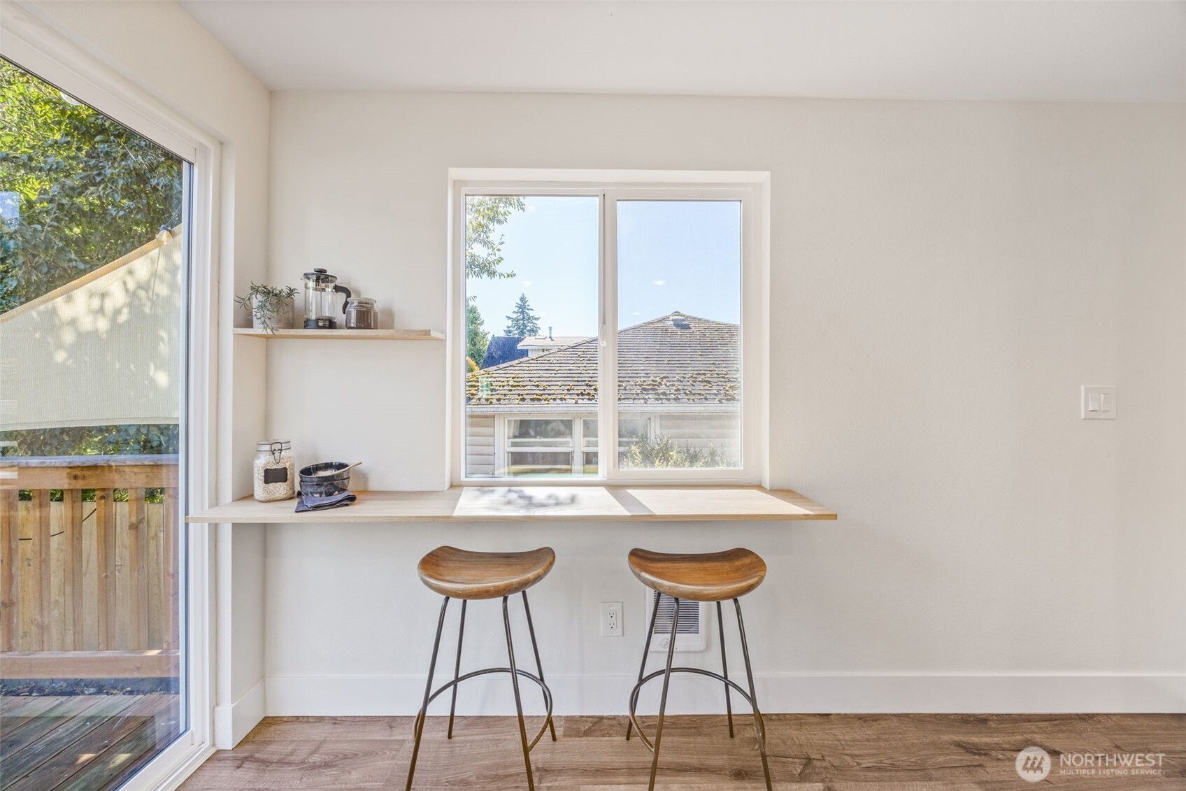 5026 48th Avenue Property Photo 9