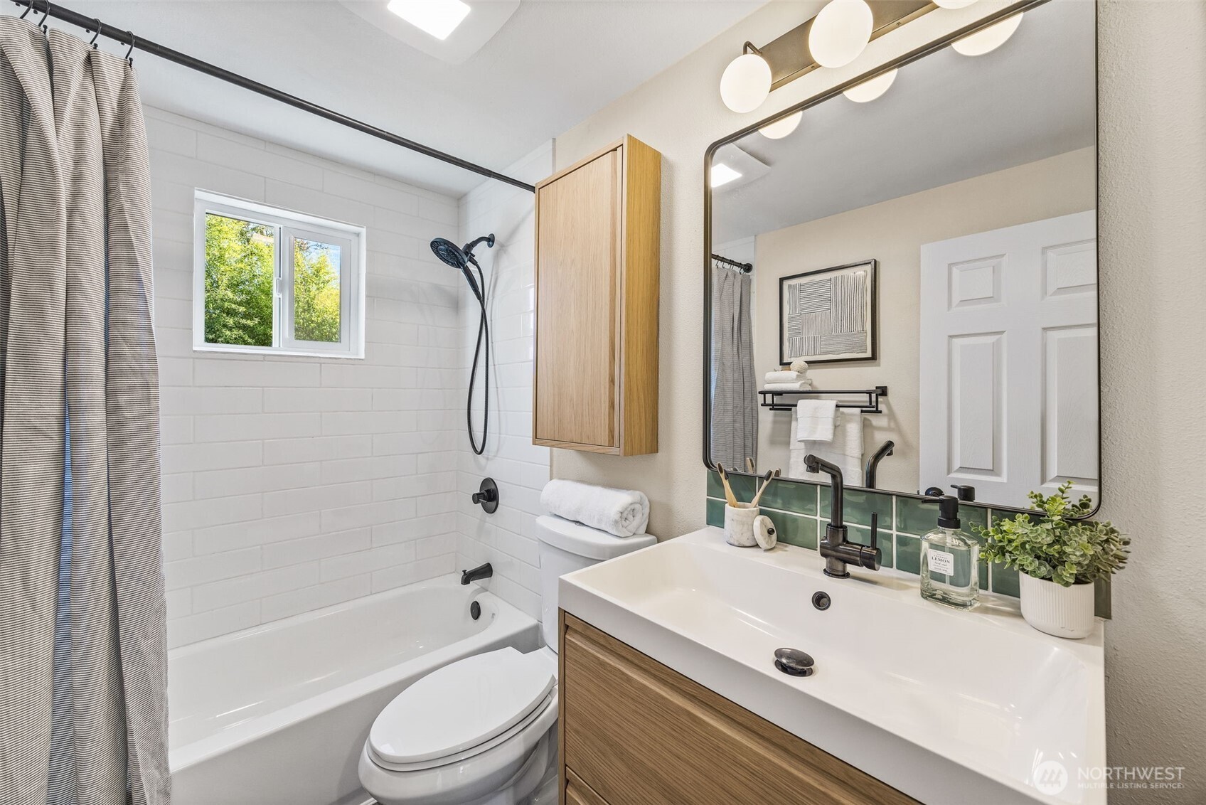 5026 48th Avenue Property Photo 12