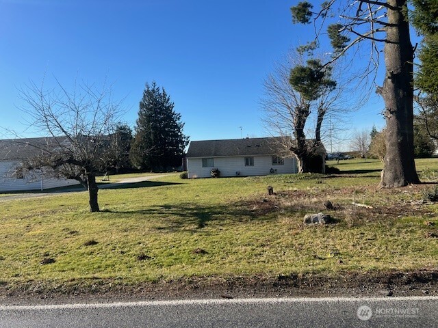 8885 Line Rd Property Photo 3