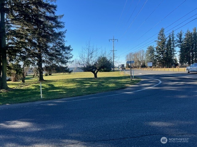 8885 Line Rd Property Photo 6