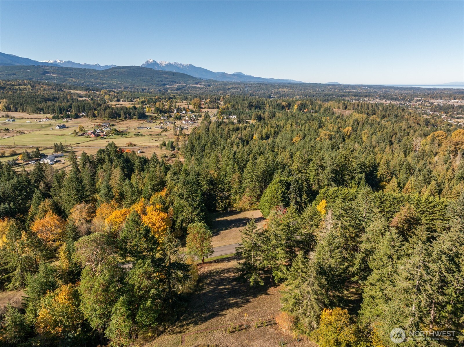 1051 Fox Hollow Road Property Photo 5