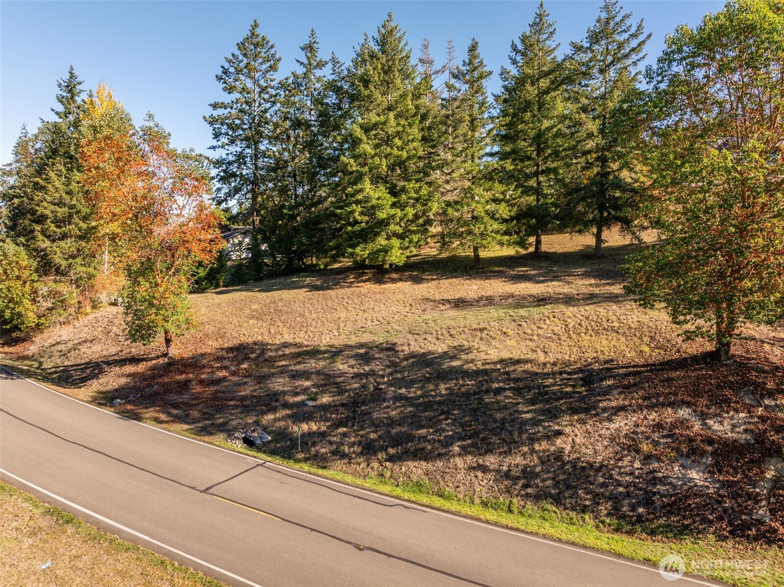 1051 Fox Hollow Road Property Photo 7