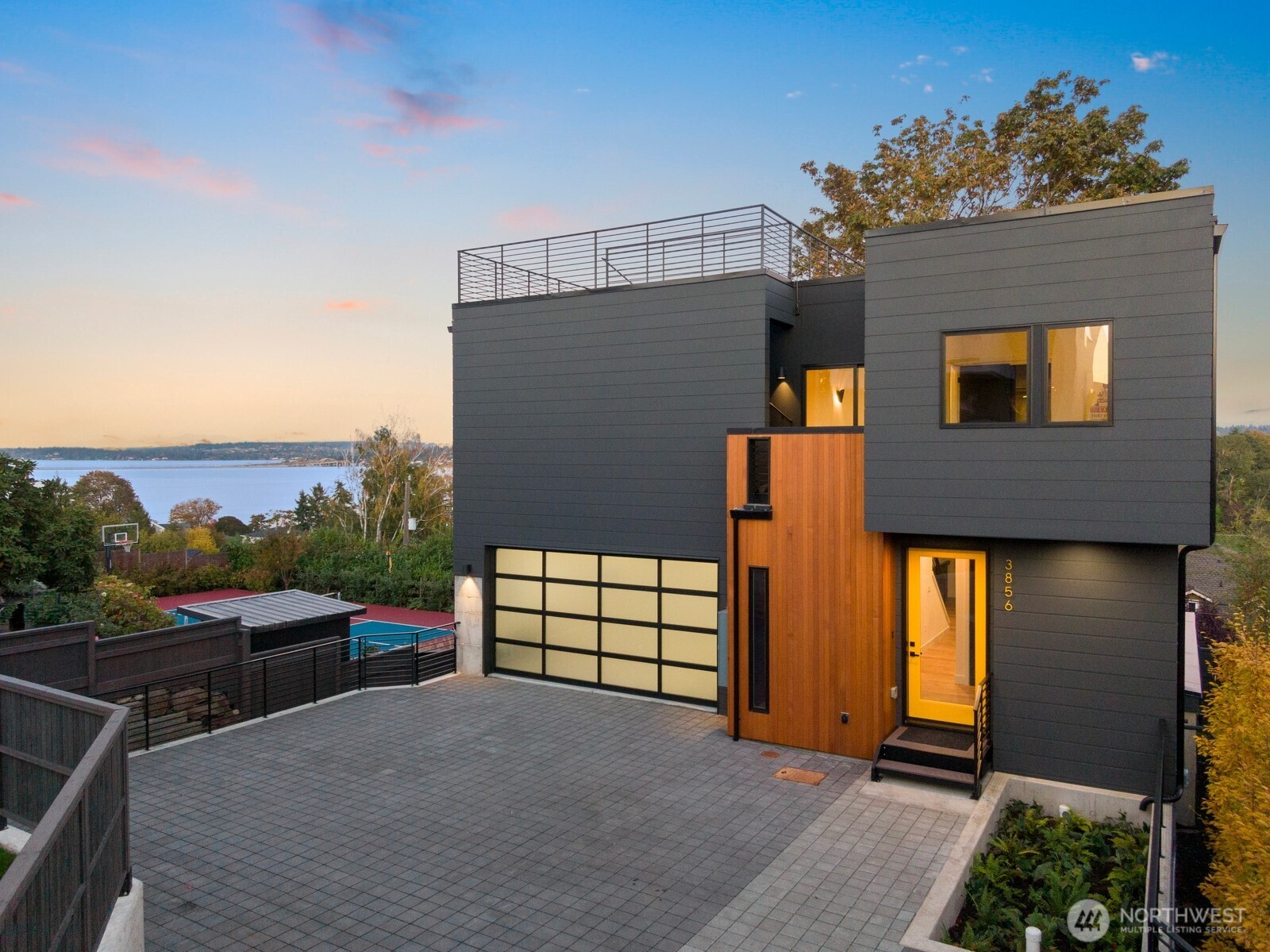 3856 Cascadia Avenue Property Photo 1