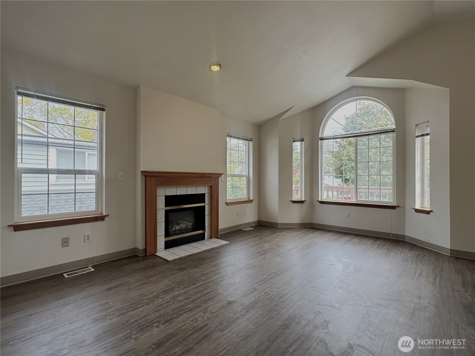 10539 Evanston Avenue Property Photo 4