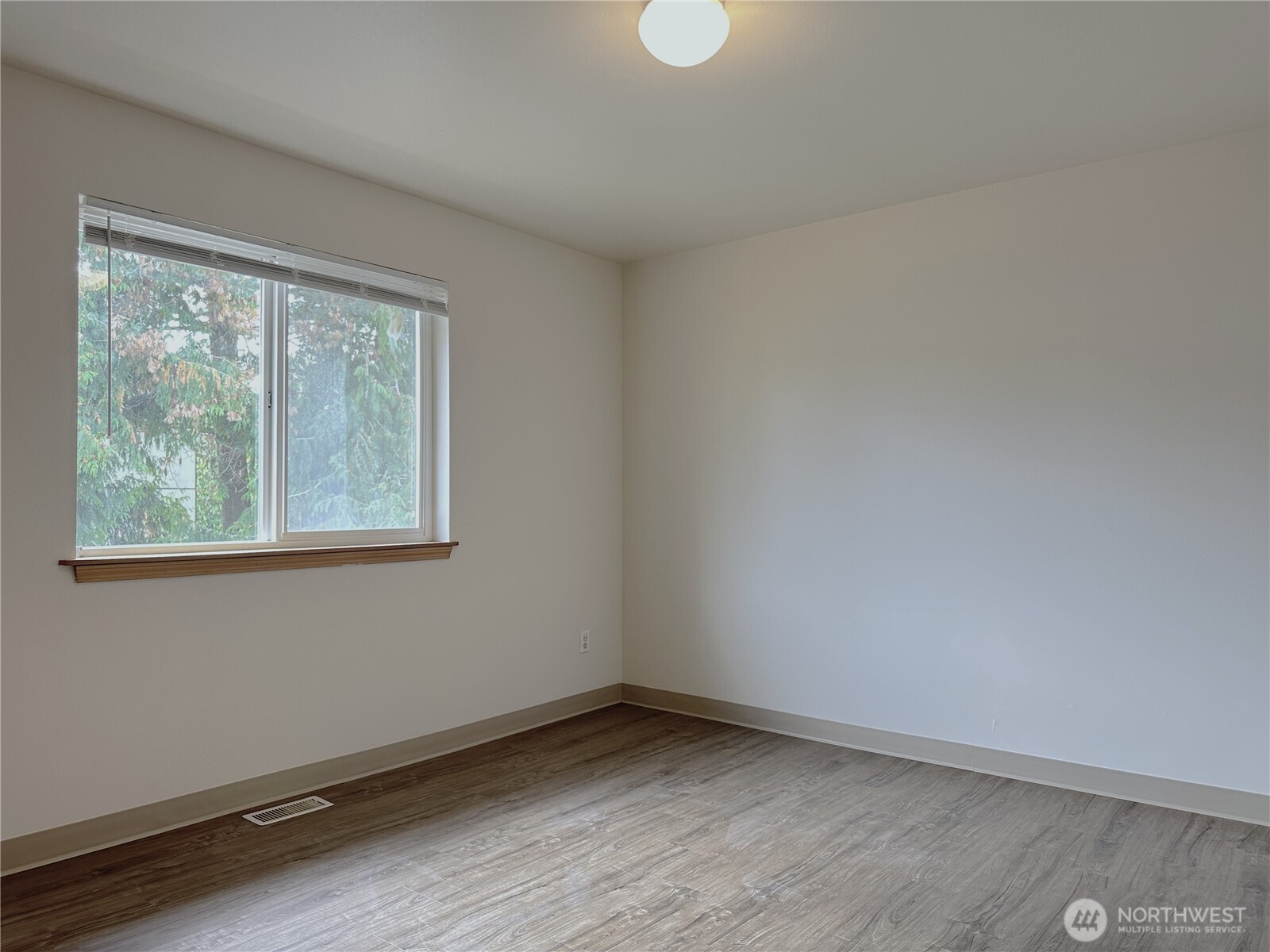 10539 Evanston Avenue Property Photo 13