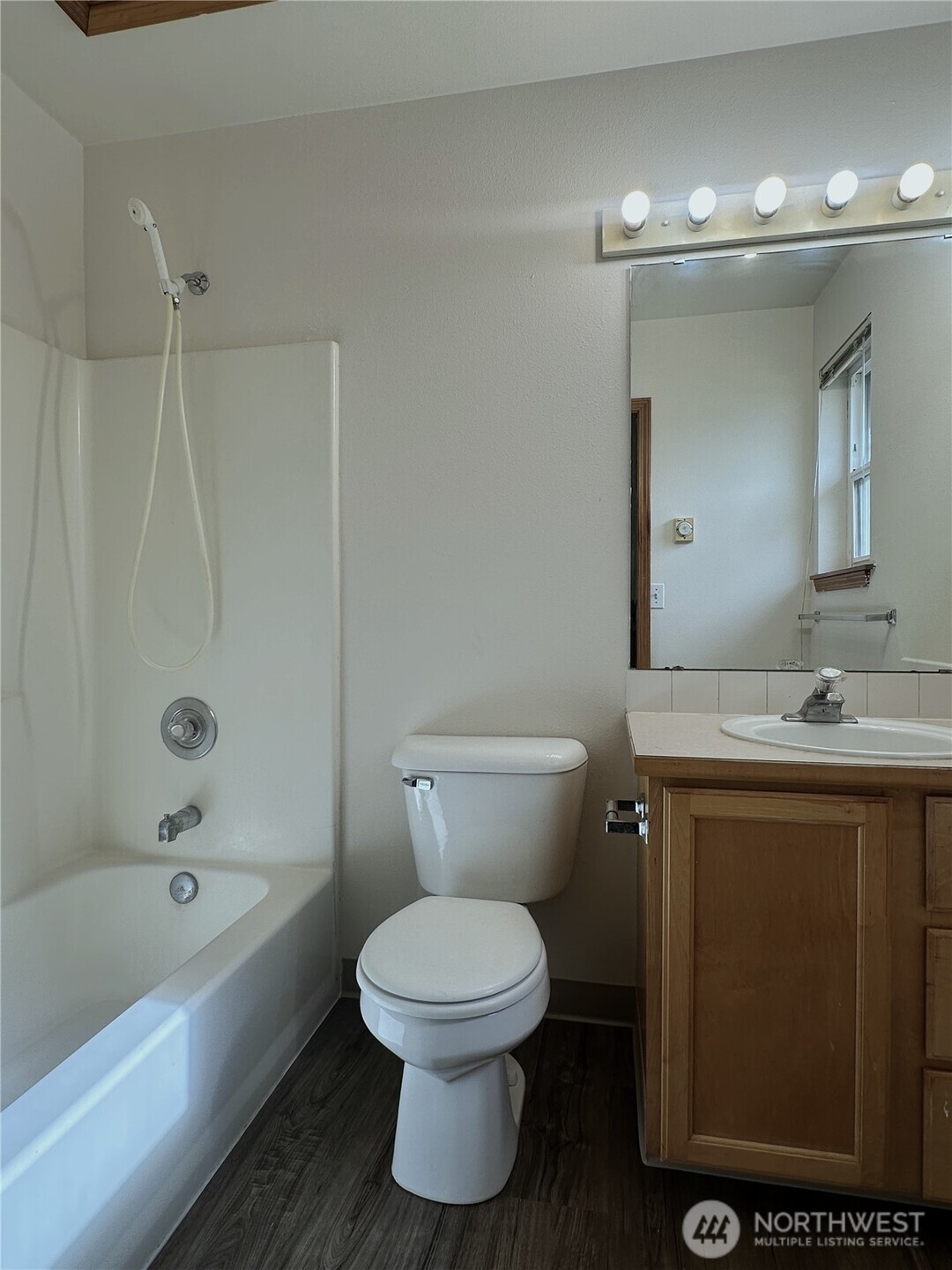 10539 Evanston Avenue Property Photo 16